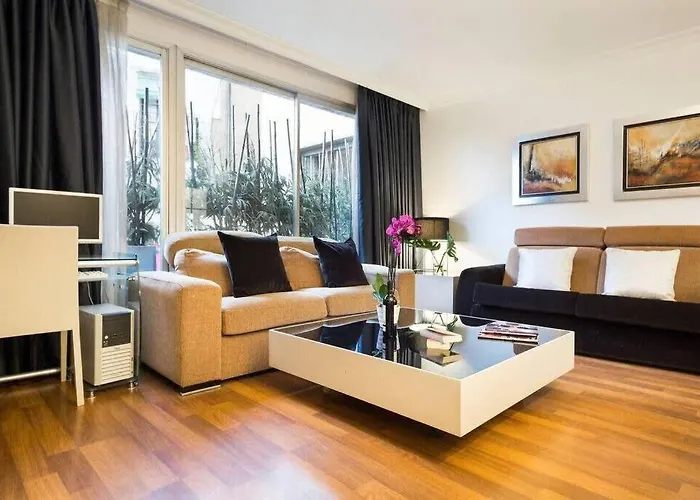Collection - Central And Elegant 4 Bedroom By Placa Catalunya